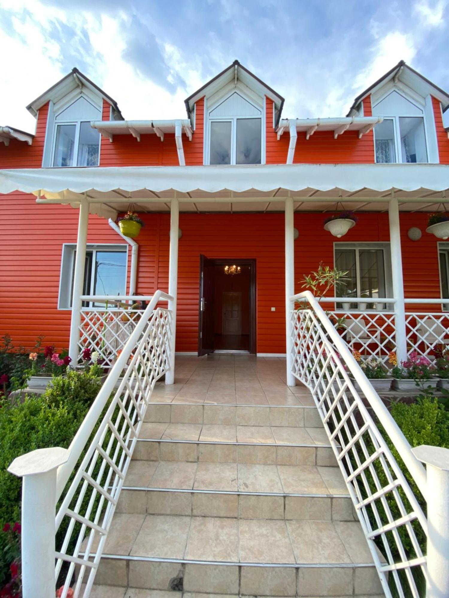 Osobyi Guest House Cholpon-Ata Luaran gambar